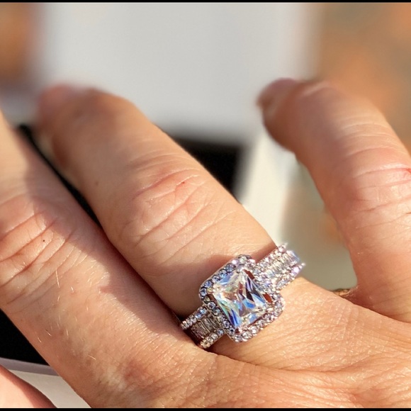 Beautiful Ring - Picture 9 of 9